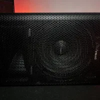 باند داینا پورو اکتیو|صوتی و تصویری|تهران, آبشار تهران (دریاچه)|دیوار