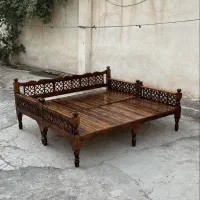 تخت سنتی ابزار خورده بدون واسطه