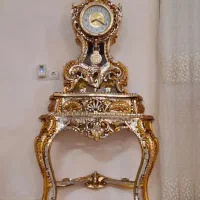 ساعت کنسول دار