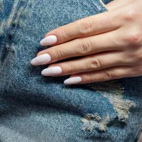 به یک مدل رایگان جهت کاشت اولیه ناخن نیازمندم