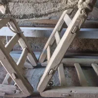 شخم زن و چهارچوب قدیمی