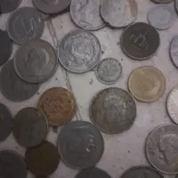 فردش تعدادی سکه شاهی و انقلابی و