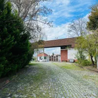 ۳۰۰ متر زمین قابل ساخت ، تاپ لوکیشن