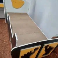 تخت خواب و میز همراه