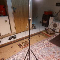 لامپ و سه پایه رشد گیاه