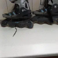 کفش اسکیت تمیز و قابل استفاده