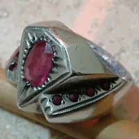انگشتر نقره یاقوت موزامبیک با کربن داخل سنگ