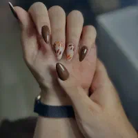 کاشت ناخن فقط ۲۰۰هزار