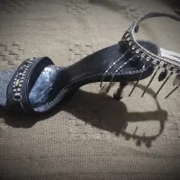 کفش مجلسی|کیف، کفش، کمربند|شیراز, لب آب|دیوار