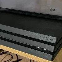 PS4 Pro با دو دسته