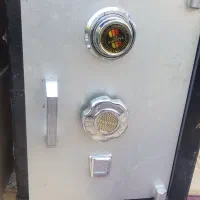گاوصندوق نیازمند تعمیر