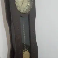 ساعت و میزتلویزیون