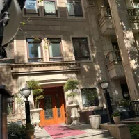 برج-باغ-140-متر-3-خواب-حیاط-اختصاصی