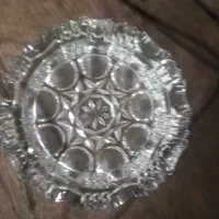 زیر سیگاری کریستال اصل هست.