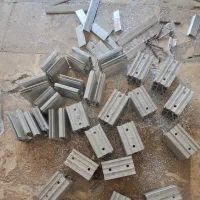 نیروی کار اقا وردست استاد کار نصب درب وپنجره