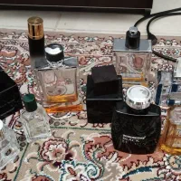 چند عدد جای ادکلن خالی