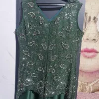 لباس مجلسی|لباس|قم, وادی السلام|دیوار