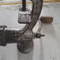 چرخ گوشت قدیمی|خردکن، آسیاب، غذاساز|بروجرد, |دیوار