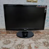 مانیتور کامپیوتر به همراه کیبوردواسپیکر