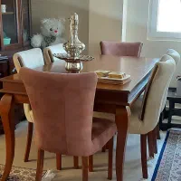 میز ناهارخوری بسیار تمیز و زیبا