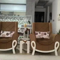 مبل به همراه جلو مبلی و سه عدد میز عسلی در حد نو|مبلمان خانگی و میز عسلی|نوشهر, |دیوار