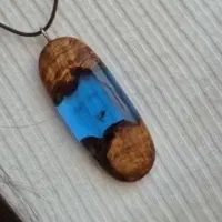 گردنبند رزینی شب نما