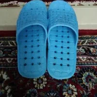 دمپایی آبی برای دستشویی