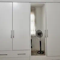 کمد دیواری دو در بزرگ ۵ کشو در حد نو