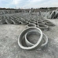 سه کارگر ایرانی با جای خواب و بیمه تهران