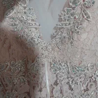 یک عدد لباس مجلسی دون زیبا عروسی فروش داریم|لباس|شاهین دژ, |دیوار