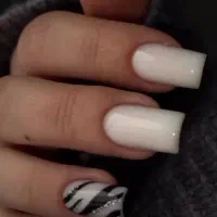 ۵۰درصد تخفیف کاشت ناخن ومژه .