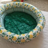 استخر خانگی آب برای کودک