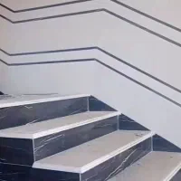 پله بغل پله.کاشی سرامیک و قرنیز