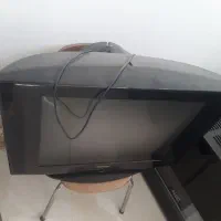 تلویزیون رنگی ۳۱ اینچ قدیمی گرده دار|تلویزیون و پروژکتور|اراک, |دیوار