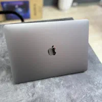Macbook pro corei5 Ram16 512