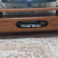 میز تلوزیون کاملا سالم و تمیز