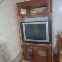 تلویزیون و میز تلویزیون