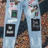 دورس و کاپشن|لباس|رباطکریم, شترخوار|دیوار