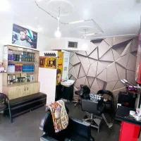 آرایشگر مردانه با مشتری پیروزی