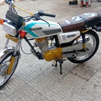 یک دستگاه موتورسیکلت ۱۲۵ کثیر