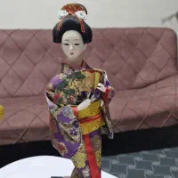 مجسمه زن ژاپنی