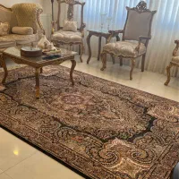 دو عدد فرش ۶ متری یک عدد ۴ متری یک عدد ۱ متری