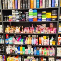 فروشنده آرایشی و بهداشتی و ادکلن و عطر