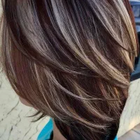 شاگرد آرایشگاه زنانه