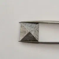 شهابسنگ فلزی با بافت ویدمانشتاتن