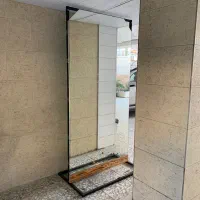 آینه قدی ایستاده