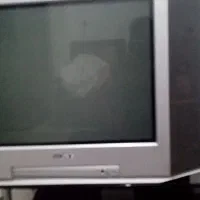 تلویزیون  میز تلویزیون و یک ضبط با دو باند