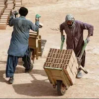 کارگر مصالح ساختمانی