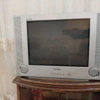 تلویزیون با میز