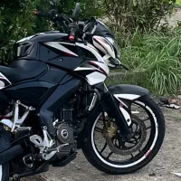 Ns 200 کاربرات|موتورسیکلت|رشت, رشتیان|دیوار